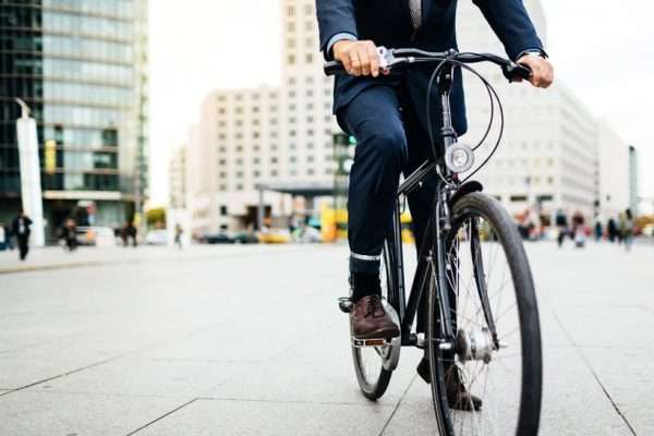 Đạp xe đi làm góp phần giúp khả năng điều chỉnh và quản lý thời gian của bạn thay đổi theo chiều hướng tích cực hơn.