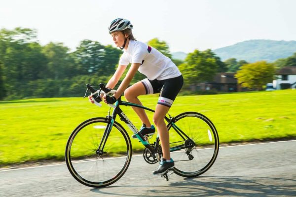 Sử dụng trang phục thoải mái gia tăng trãi nghiệm đạp xe
